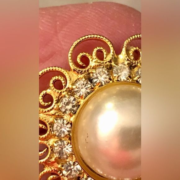 Faux Pearl rhinestone gold tone scroll pierced earrings 1” round - Picture 3 of 10